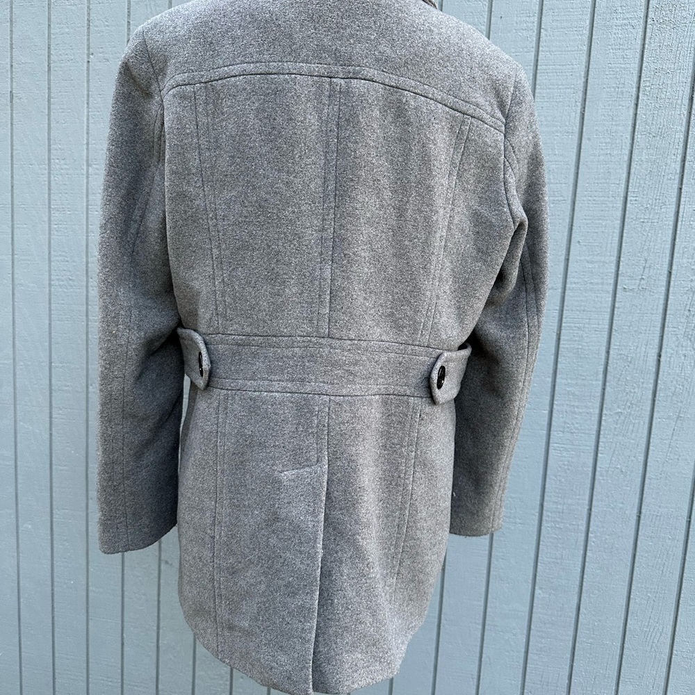 Cute Fitted Grey Coat - Picture 7 of 9